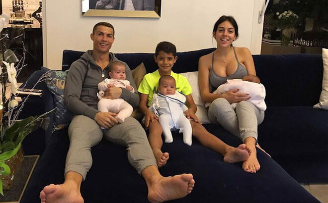 ronaldo có mấy đứa con